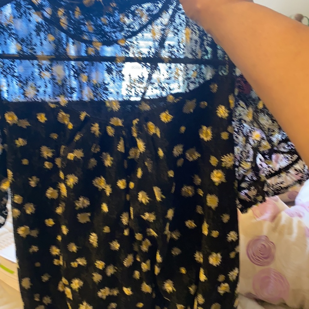Top - Picture 2 of 2